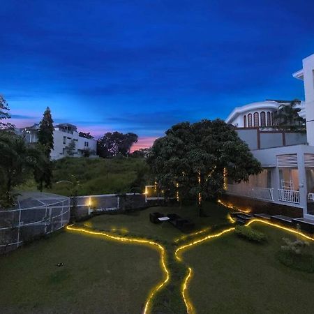 Tropical Villa By Villapedia Citaringgul Exterior photo